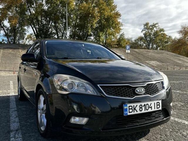 Чорний Кіа Каренс, об'ємом двигуна 1.6 л та пробігом 1 тис. км за 7500 $, фото 12 на Automoto.ua