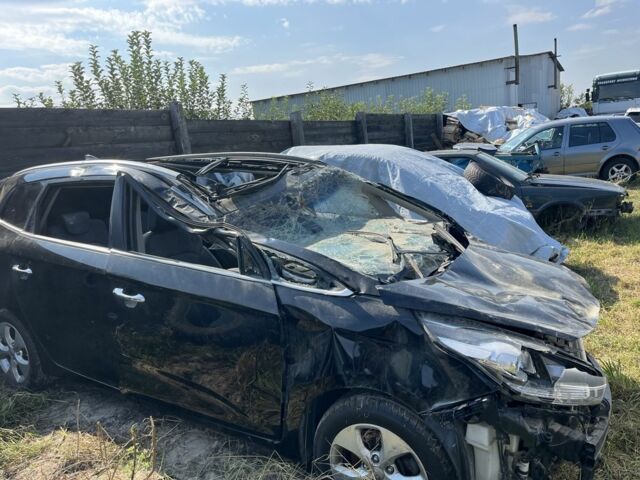 Черный Киа Каренс, объемом двигателя 1.7 л и пробегом 2 тыс. км за 3600 $, фото 2 на Automoto.ua