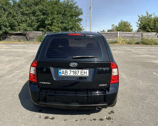 Черный Киа Каренс, объемом двигателя 2 л и пробегом 260 тыс. км за 6800 $, фото 2 на Automoto.ua