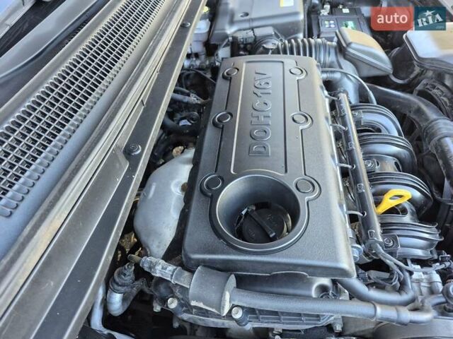 Чорний Кіа Каренс, об'ємом двигуна 2 л та пробігом 88 тис. км за 6450 $, фото 55 на Automoto.ua