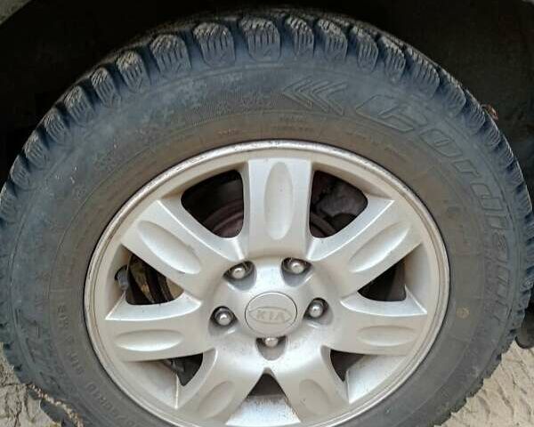 Киа Каренс 2008 в Полтаве на Automoto.ua Черный Киа Каренс, объемом двигателя 2 л и пробегом 241 тыс. км за 6200 $, фото 10 на Automoto.ua