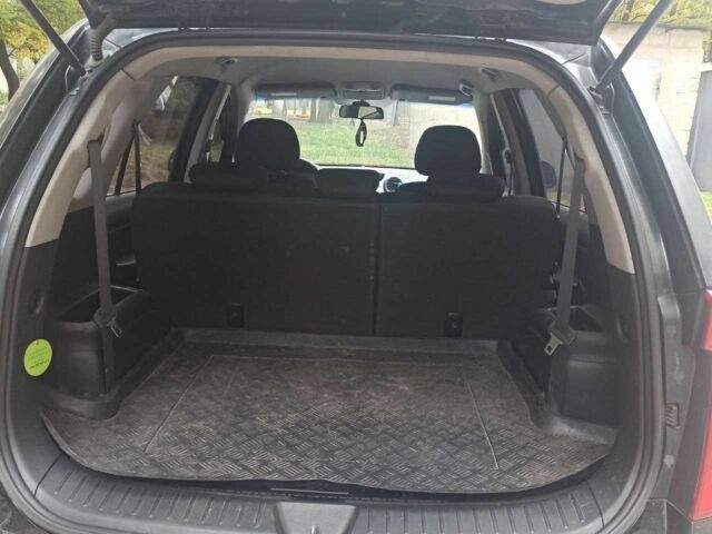 Черный Киа Каренс, объемом двигателя 0 л и пробегом 213 тыс. км за 6441 $, фото 3 на Automoto.ua