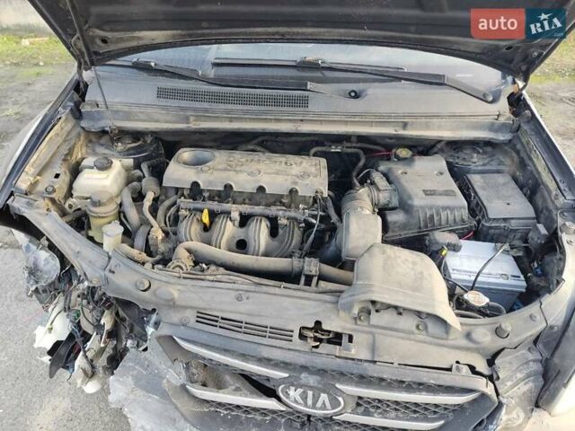 Черный Киа Каренс, объемом двигателя 2 л и пробегом 340 тыс. км за 3000 $, фото 2 на Automoto.ua