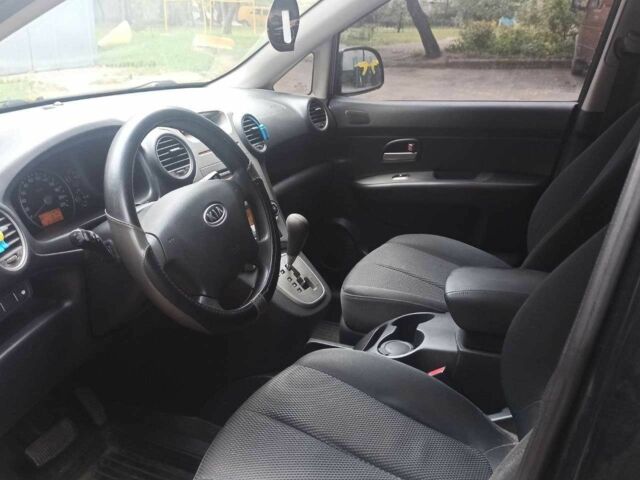 Черный Киа Каренс, объемом двигателя 0 л и пробегом 213 тыс. км за 6441 $, фото 4 на Automoto.ua