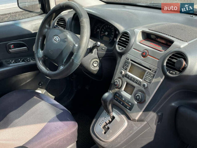 Черный Киа Каренс, объемом двигателя 2 л и пробегом 311 тыс. км за 6700 $, фото 9 на Automoto.ua