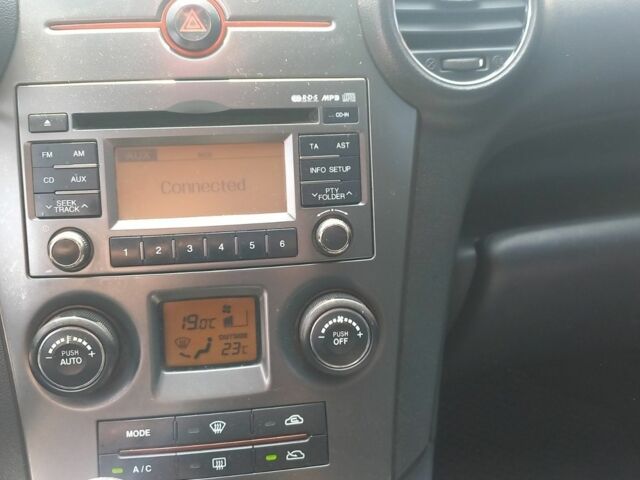 Черный Киа Каренс, объемом двигателя 2 л и пробегом 240 тыс. км за 6750 $, фото 8 на Automoto.ua