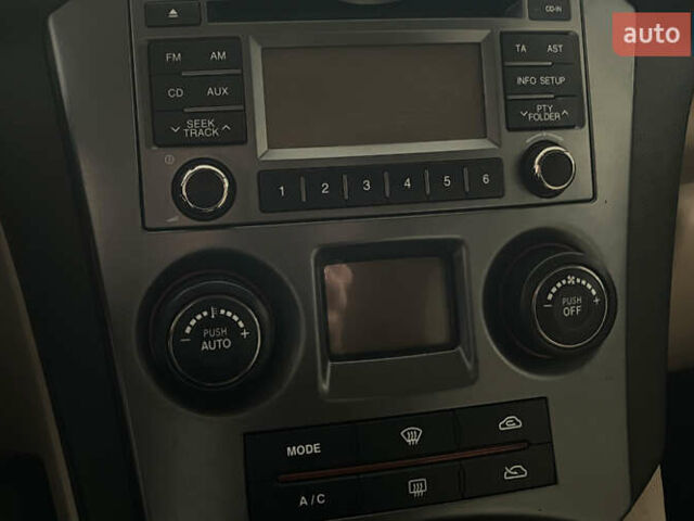 Чорний Кіа Каренс, об'ємом двигуна 1.58 л та пробігом 269 тис. км за 7500 $, фото 13 на Automoto.ua