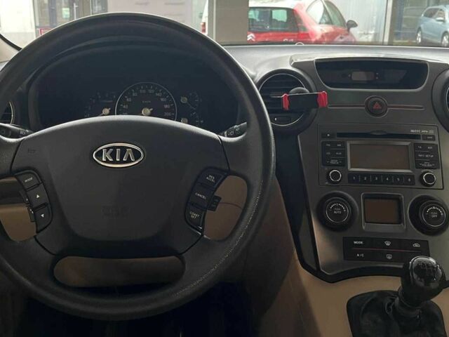 Черный Киа Каренс, объемом двигателя 1.6 л и пробегом 269 тыс. км за 7500 $, фото 10 на Automoto.ua