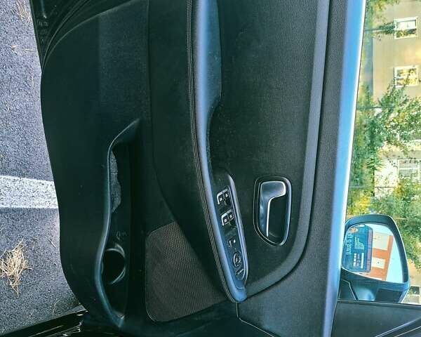 Чорний Кіа Каренс, об'ємом двигуна 1.7 л та пробігом 314 тис. км за 9500 $, фото 11 на Automoto.ua