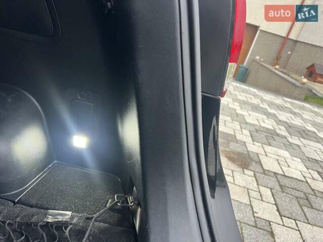 Черный Киа Каренс, объемом двигателя 1.69 л и пробегом 179 тыс. км за 10950 $, фото 132 на Automoto.ua