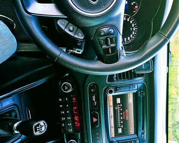 Чорний Кіа Каренс, об'ємом двигуна 1.7 л та пробігом 314 тис. км за 9500 $, фото 3 на Automoto.ua