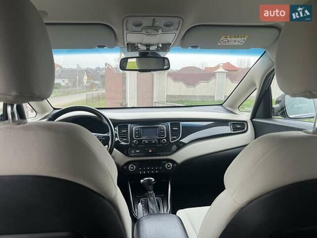 Черный Киа Каренс, объемом двигателя 1.69 л и пробегом 179 тыс. км за 10950 $, фото 79 на Automoto.ua