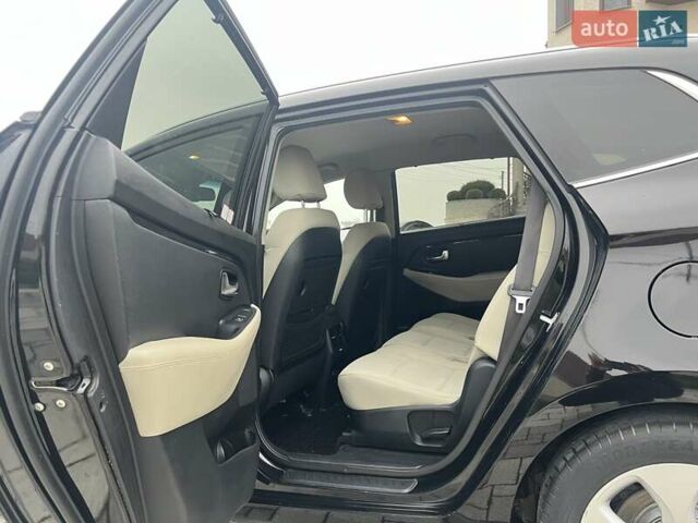 Черный Киа Каренс, объемом двигателя 1.69 л и пробегом 179 тыс. км за 10950 $, фото 78 на Automoto.ua