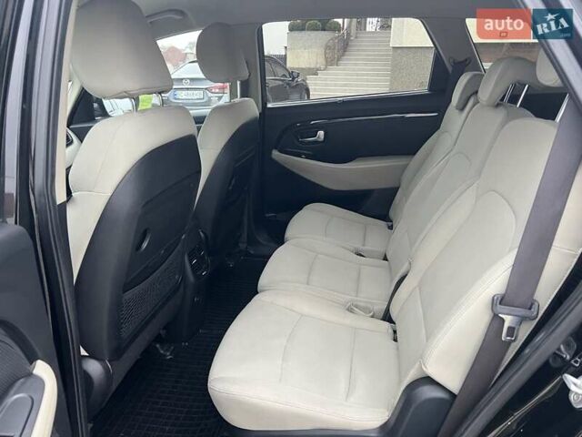 Черный Киа Каренс, объемом двигателя 1.69 л и пробегом 179 тыс. км за 10950 $, фото 87 на Automoto.ua