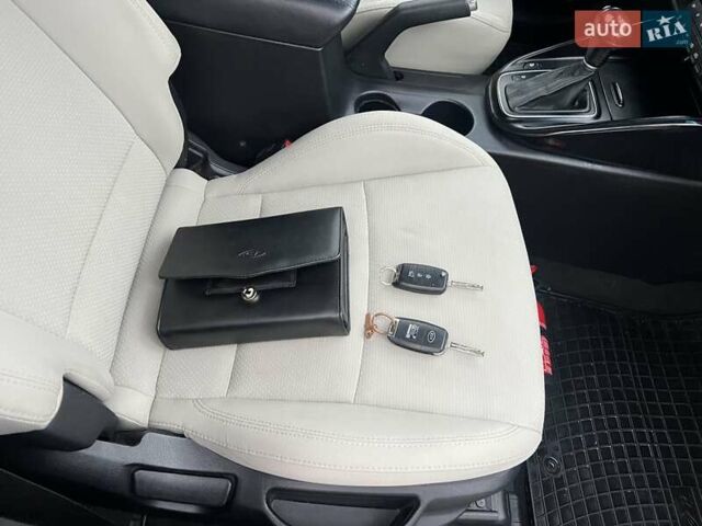 Черный Киа Каренс, объемом двигателя 1.69 л и пробегом 179 тыс. км за 10950 $, фото 164 на Automoto.ua