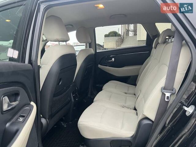 Черный Киа Каренс, объемом двигателя 1.69 л и пробегом 179 тыс. км за 10950 $, фото 77 на Automoto.ua