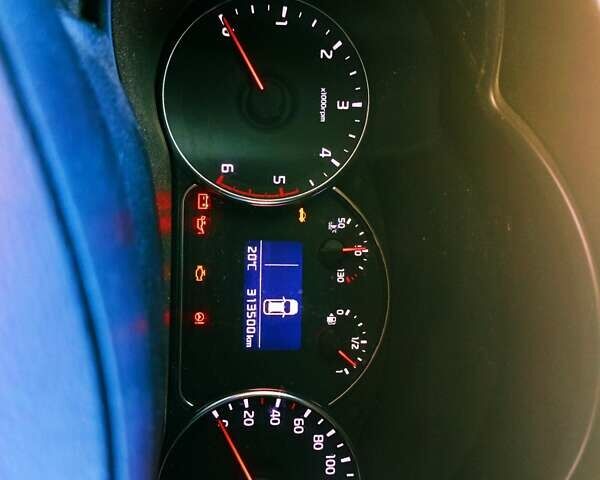 Чорний Кіа Каренс, об'ємом двигуна 1.7 л та пробігом 314 тис. км за 9500 $, фото 1 на Automoto.ua