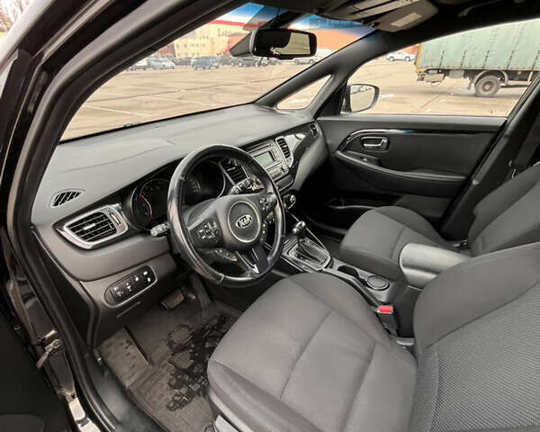 Чорний Кіа Каренс, об'ємом двигуна 1.69 л та пробігом 230 тис. км за 10500 $, фото 7 на Automoto.ua