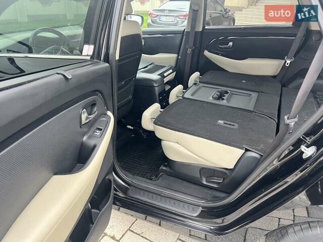 Черный Киа Каренс, объемом двигателя 1.69 л и пробегом 179 тыс. км за 10950 $, фото 152 на Automoto.ua