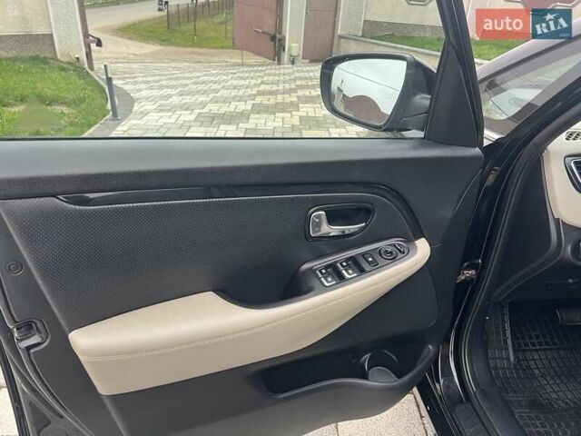 Черный Киа Каренс, объемом двигателя 1.69 л и пробегом 179 тыс. км за 10950 $, фото 73 на Automoto.ua