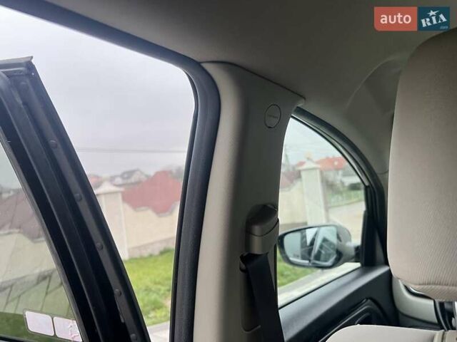 Черный Киа Каренс, объемом двигателя 1.69 л и пробегом 179 тыс. км за 10950 $, фото 81 на Automoto.ua