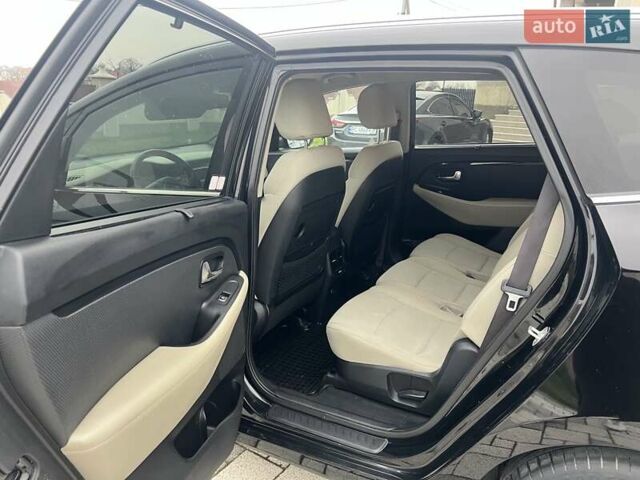 Черный Киа Каренс, объемом двигателя 1.69 л и пробегом 179 тыс. км за 10950 $, фото 76 на Automoto.ua