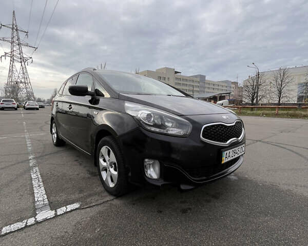 Чорний Кіа Каренс, об'ємом двигуна 1.69 л та пробігом 230 тис. км за 10500 $, фото 4 на Automoto.ua