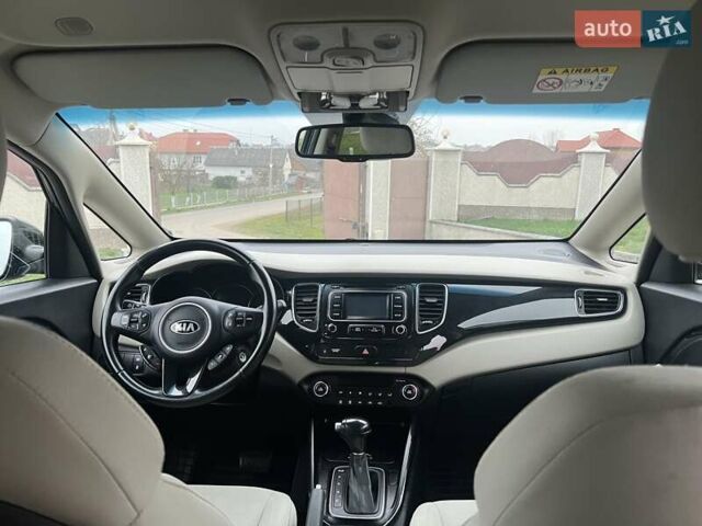 Черный Киа Каренс, объемом двигателя 1.69 л и пробегом 179 тыс. км за 10950 $, фото 110 на Automoto.ua