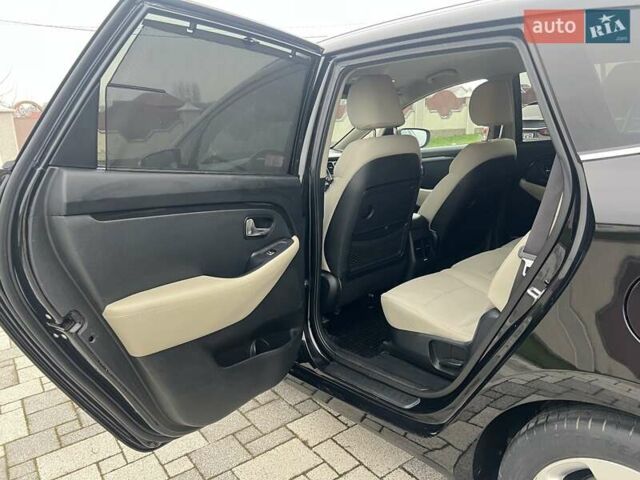 Черный Киа Каренс, объемом двигателя 1.69 л и пробегом 179 тыс. км за 10950 $, фото 71 на Automoto.ua