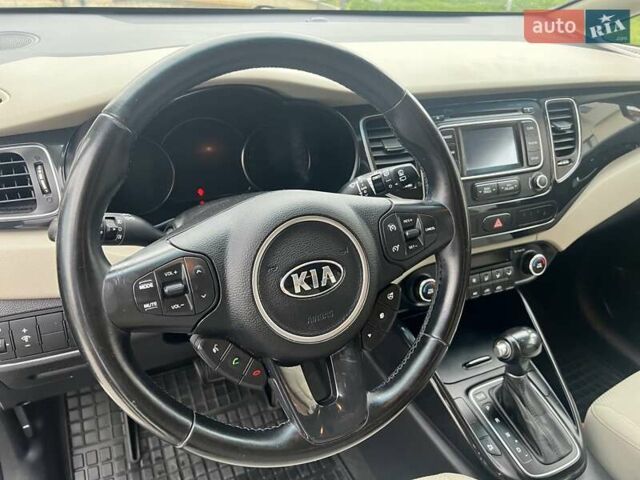 Черный Киа Каренс, объемом двигателя 1.69 л и пробегом 179 тыс. км за 10950 $, фото 115 на Automoto.ua