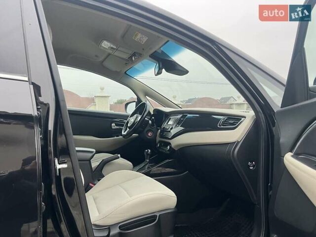 Черный Киа Каренс, объемом двигателя 1.69 л и пробегом 179 тыс. км за 10950 $, фото 88 на Automoto.ua