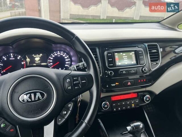 Черный Киа Каренс, объемом двигателя 1.69 л и пробегом 179 тыс. км за 10950 $, фото 177 на Automoto.ua