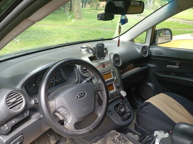 Черный Киа Каренс, объемом двигателя 2 л и пробегом 349 тыс. км за 6000 $, фото 15 на Automoto.ua