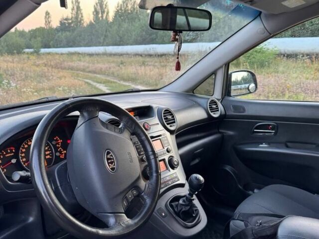 Черный Киа Каренс, объемом двигателя 2 л и пробегом 142 тыс. км за 8700 $, фото 6 на Automoto.ua