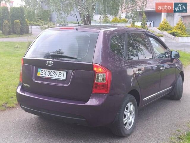 Фиолетовый Киа Каренс, объемом двигателя 2 л и пробегом 209 тыс. км за 7500 $, фото 13 на Automoto.ua