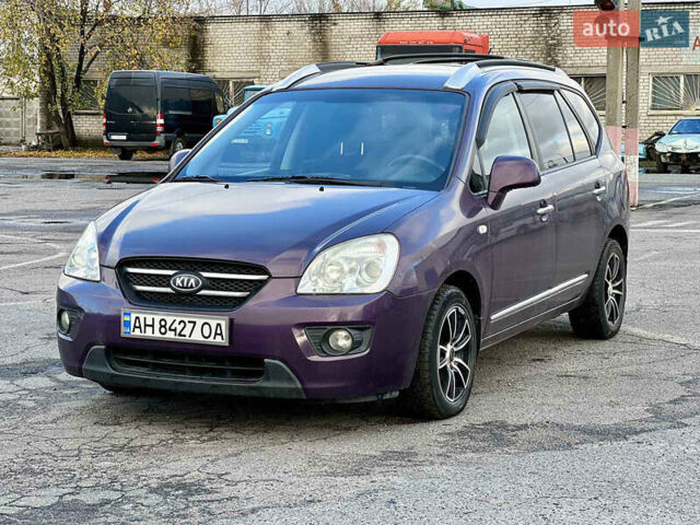 Фиолетовый Киа Каренс, объемом двигателя 2 л и пробегом 180 тыс. км за 6400 $, фото 5 на Automoto.ua