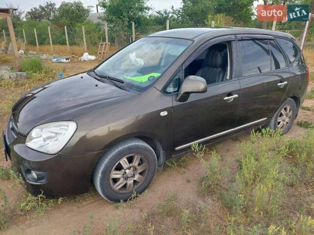 Киа Каренс 2008 в Днепре (Днепропетровске) на Automoto.ua Коричневый Киа Каренс, объемом двигателя 2 л и пробегом 269 тыс. км за 6400 $, фото 12 на Automoto.ua