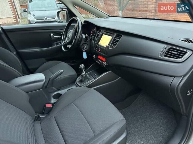 Коричневый Киа Каренс, объемом двигателя 1.7 л и пробегом 202 тыс. км за 10950 $, фото 32 на Automoto.ua