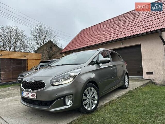 Коричневый Киа Каренс, объемом двигателя 1.7 л и пробегом 202 тыс. км за 10950 $, фото 1 на Automoto.ua