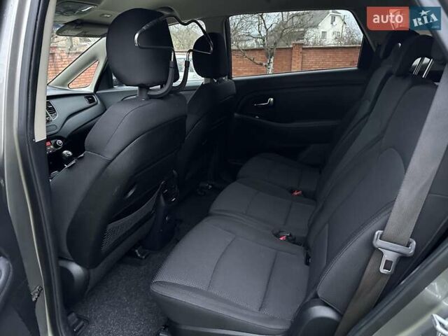 Коричневый Киа Каренс, объемом двигателя 1.7 л и пробегом 202 тыс. км за 10950 $, фото 43 на Automoto.ua