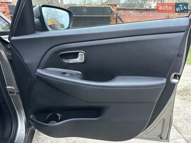 Коричневый Киа Каренс, объемом двигателя 1.7 л и пробегом 202 тыс. км за 10950 $, фото 34 на Automoto.ua