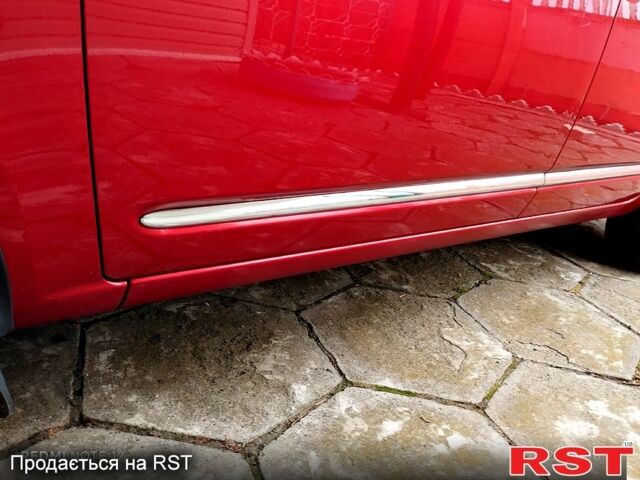 Красный Киа Каренс, объемом двигателя 2 л и пробегом 260 тыс. км за 5800 $, фото 7 на Automoto.ua