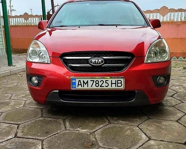 Червоний Кіа Каренс, об'ємом двигуна 2 л та пробігом 260 тис. км за 5800 $, фото 4 на Automoto.ua
