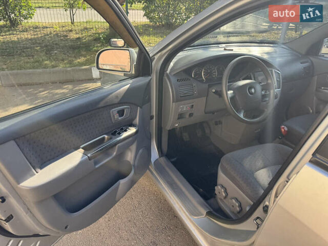 Киа Каренс, объемом двигателя 1.8 л и пробегом 320 тыс. км за 3350 $, фото 4 на Automoto.ua