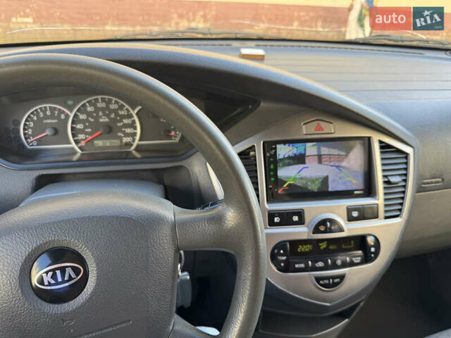 Киа Каренс, объемом двигателя 1.8 л и пробегом 320 тыс. км за 3350 $, фото 2 на Automoto.ua