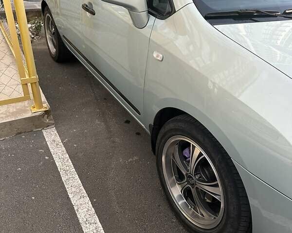 Кіа Каренс, об'ємом двигуна 2 л та пробігом 225 тис. км за 5500 $, фото 3 на Automoto.ua