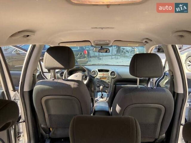 Киа Каренс, объемом двигателя 2 л и пробегом 191 тыс. км за 7699 $, фото 10 на Automoto.ua