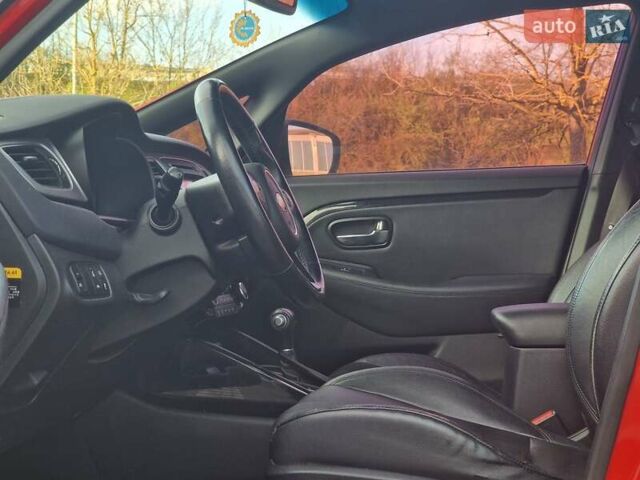 Кіа Каренс, об'ємом двигуна 2 л та пробігом 188 тис. км за 12500 $, фото 13 на Automoto.ua
