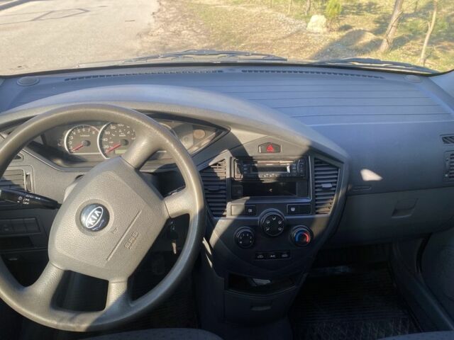 Серый Киа Каренс, объемом двигателя 1.6 л и пробегом 231 тыс. км за 3000 $, фото 8 на Automoto.ua