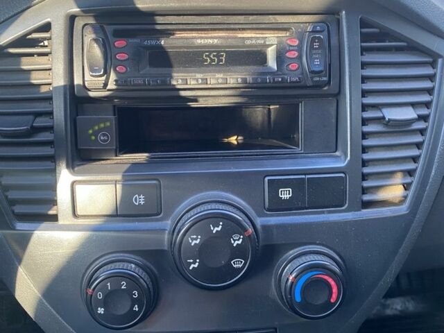 Серый Киа Каренс, объемом двигателя 1.6 л и пробегом 231 тыс. км за 3000 $, фото 12 на Automoto.ua